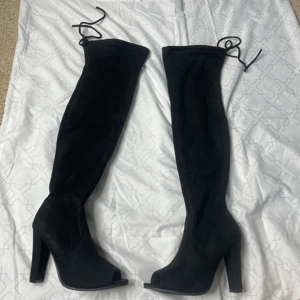 Black knee high / over the knee heeled  boots